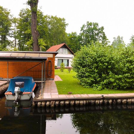 ברלין Ferienhaus Direkt An Der Spree Mit Whirlpool Und Sauna מראה חיצוני תמונה
