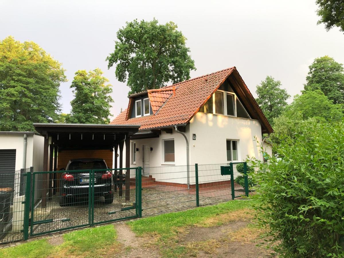 ברלין Ferienhaus Direkt An Der Spree Mit Whirlpool Und Sauna מראה חיצוני תמונה