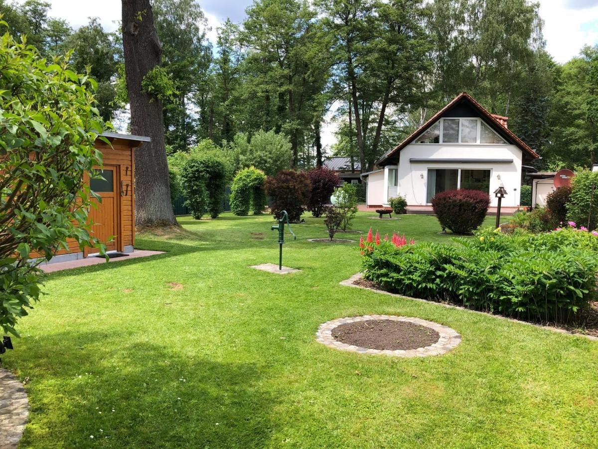 ברלין Ferienhaus Direkt An Der Spree Mit Whirlpool Und Sauna מראה חיצוני תמונה