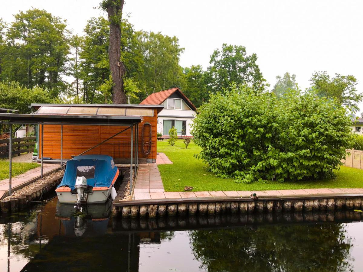 ברלין Ferienhaus Direkt An Der Spree Mit Whirlpool Und Sauna מראה חיצוני תמונה